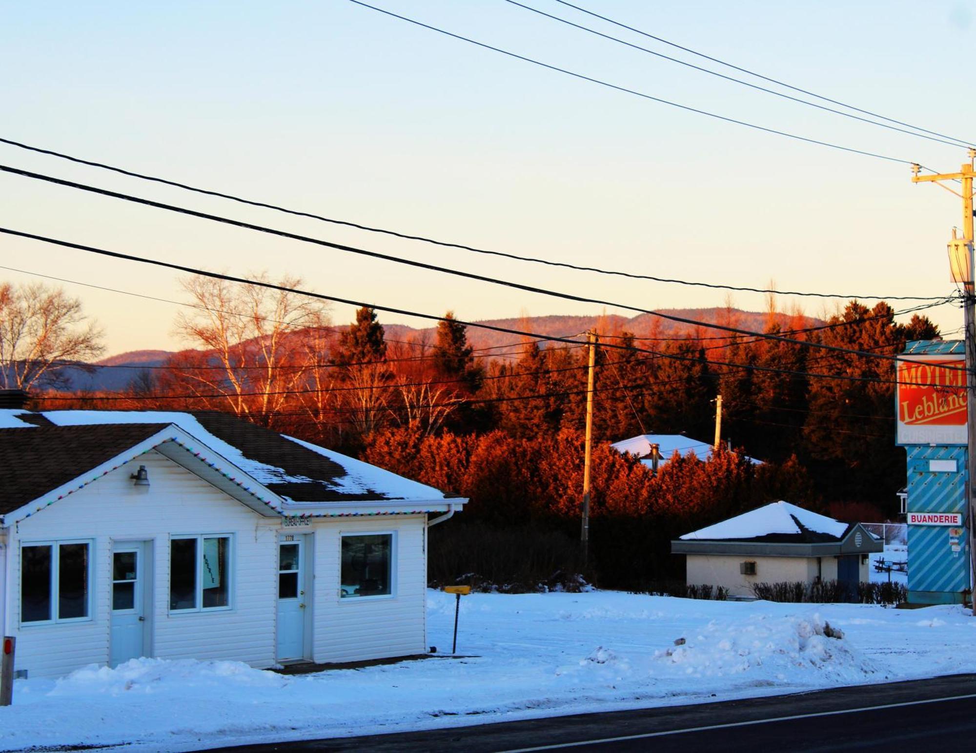 Motel Leblanc Carleton-sur-Mer ภายนอก รูปภาพ